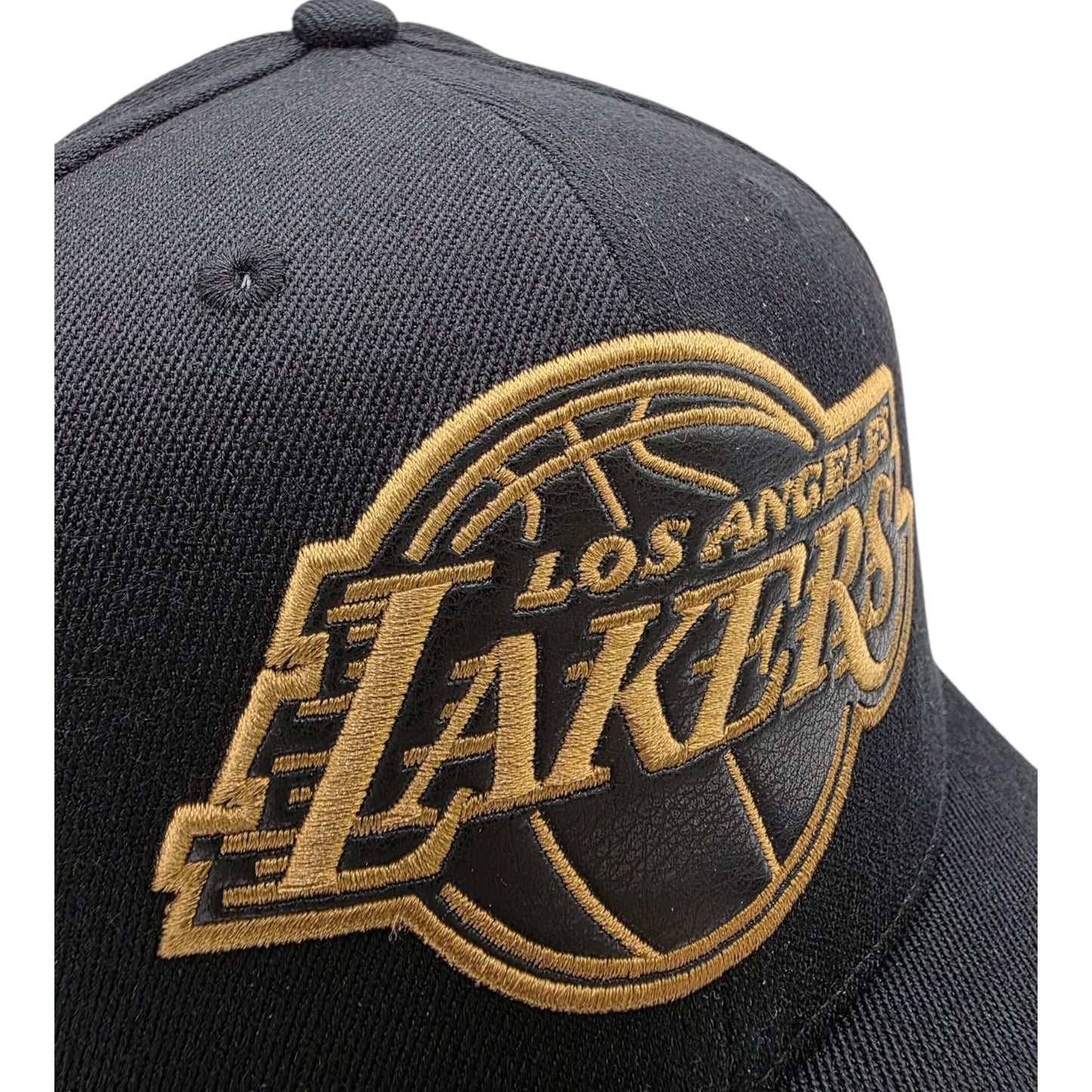 Los Angeles Lakers Pure Gold Edition Red Line Flex Snapback Cap - Mitchell & Ness