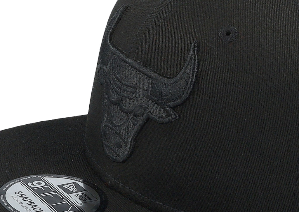 Chicago Bulls Monochrome Black New Era 9FIFTY Snapback Cap