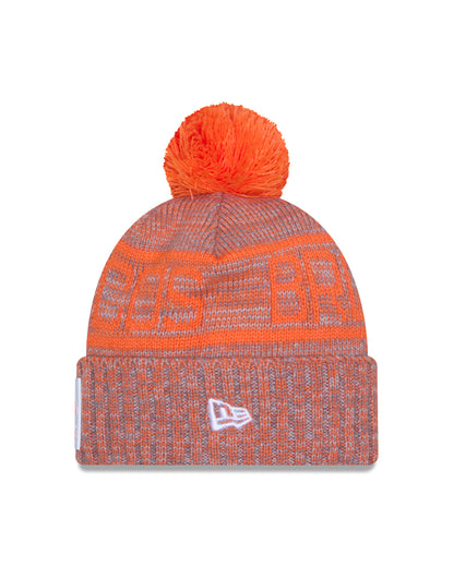 Denver Broncos NFL Sideline 2025 Sport Knit Wintermütze - New Era