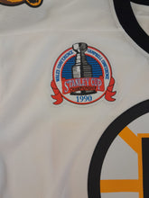 Laden Sie das Bild in den Galerie-Viewer, Boston Bruins 1989 Ray Bourque Mitchell&amp;Ness NHL BLUE LINE Vintage Hockey Jersey