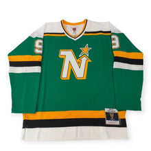 Laden Sie das Bild in den Galerie-Viewer, Minnesota North Stars 1989 Mike Modano Mitchell&amp;Ness NHL BLUE LINE Vintage Hockey Jersey