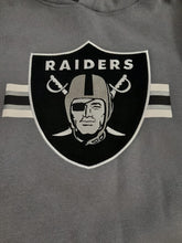 Laden Sie das Bild in den Galerie-Viewer, New Era Las Vegas Raiders NFL Sideline Hoody