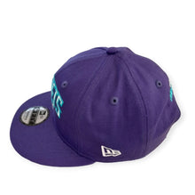 Laden Sie das Bild in den Galerie-Viewer, Charlotte Hornets New Era 9FIFTY NBA Snapback Cap