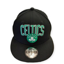 Laden Sie das Bild in den Galerie-Viewer, Boston Celtics New Era 9FIFTY NBA Snapback Cap