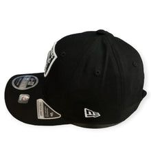 Laden Sie das Bild in den Galerie-Viewer, Las Vegas Raiders New Era 9FIFTY Stretch Snapback Cap