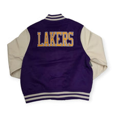 Laden Sie das Bild in den Galerie-Viewer, Los Angeles Lakers Mitchell&amp;Ness NBA Unisex Varsity Jacket
