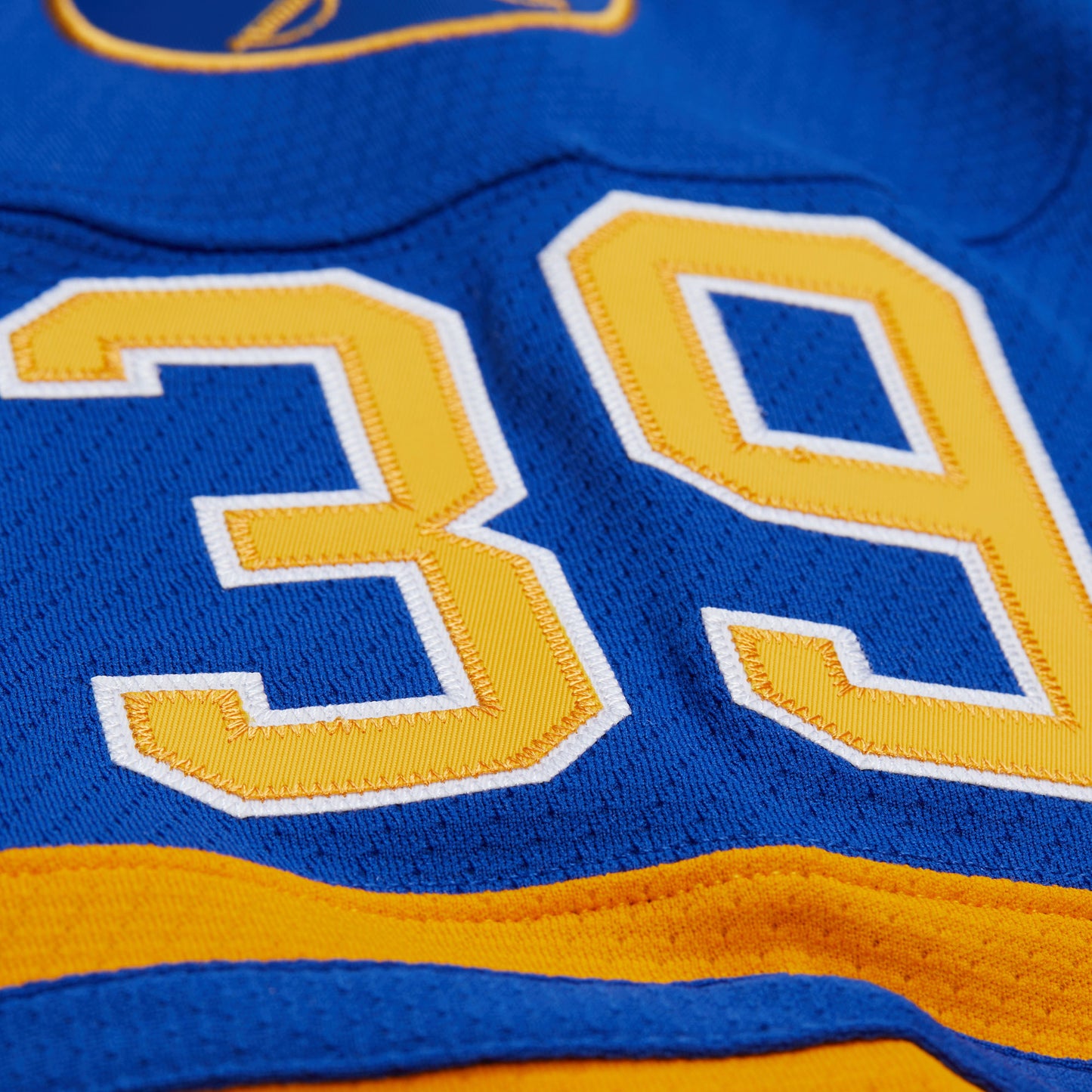 Buffalo Sabres Dominik Hasek 1995-96 Royal Power Play Jersey - Mitchell & Ness