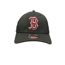 Laden Sie das Bild in den Galerie-Viewer, Boston Red Sox Diamond New Era 9FORTY Adjustable Cap