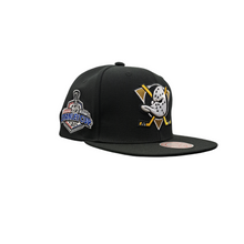 Laden Sie das Bild in den Galerie-Viewer, Anaheim Ducks 2007 Standley Cup Mitchell &amp; Ness Snapback NHL Cap