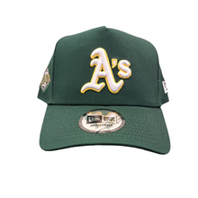 Laden Sie das Bild in den Galerie-Viewer, Oakland A&#39;s MLB New Era Adjustable Eframe Cap