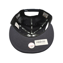 Laden Sie das Bild in den Galerie-Viewer, New York Yankees Sidepatch World Series 1998 New Era 9FIFTY Snapback Cap