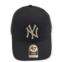Laden Sie das Bild in den Galerie-Viewer, New York Yankees &#39;47 MVP Cap