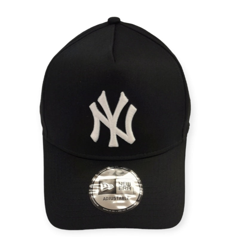 New York Yankees New Era World Series 1999 Patch 9FORTY Snapback Cap