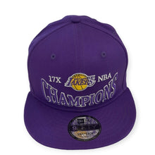 Laden Sie das Bild in den Galerie-Viewer, Los Angeles Lakers New Era 9FIFTY 17x Champions Snapback Cap