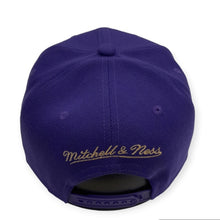 Laden Sie das Bild in den Galerie-Viewer, Los Angeles Lakers Mitchell&amp;Ness NBA &quot;With Love&quot; Snapback
