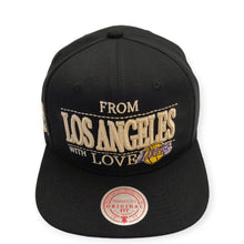 Laden Sie das Bild in den Galerie-Viewer, Los Angeles Lakers Mitchell&amp;Ness NBA &quot;With Love&quot; Snapback