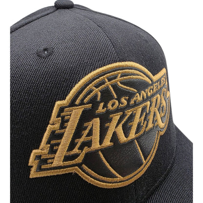 Los Angeles Lakers Pure Gold Edition Red Line Flex Snapback Cap - Mitchell & Ness