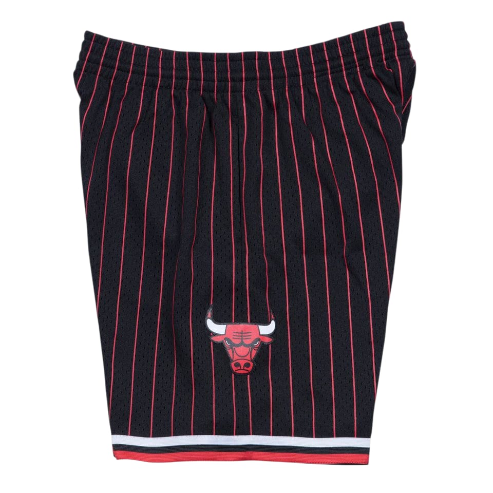 Chicago Bulls 1996-97 Black Alternate Swingman Shorts - Mitchell & Ness