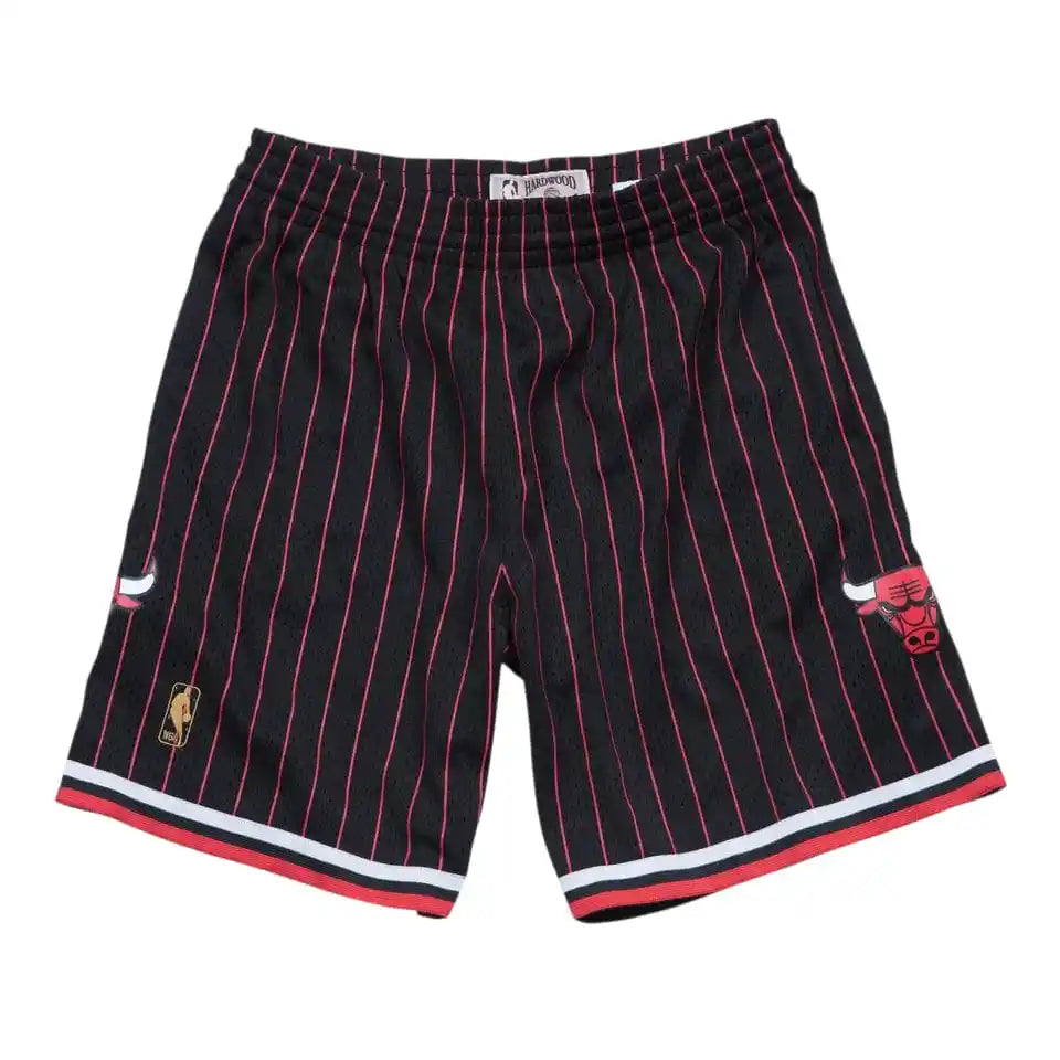 Chicago Bulls 1996-97 Black Alternate Swingman Shorts - Mitchell & Ness