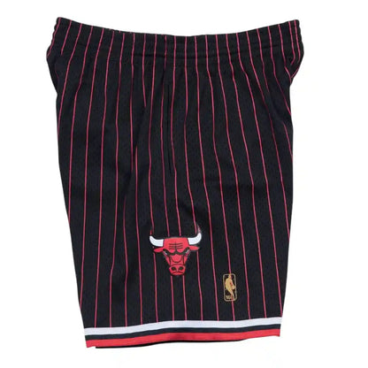 Chicago Bulls 1996-97 Black Alternate Swingman Shorts - Mitchell & Ness