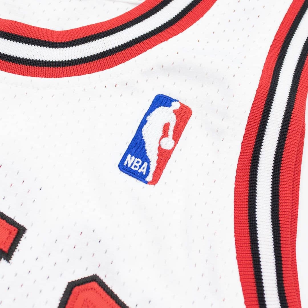 Michael Jordan #23 Chicago Bulls 1997-98 Authentic NBA Trikot Weiß (YOUTH) - Mitchell&Ness
