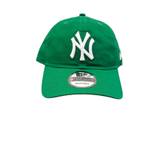 Laden Sie das Bild in den Galerie-Viewer, New York Yankees 9TWENTY Strapback Cap