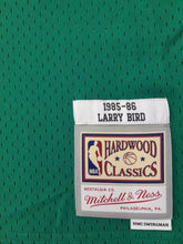 Laden Sie das Bild in den Galerie-Viewer, Boston Celtics Larry Bird Mitchell&amp;Ness HWC Swingman Jersey