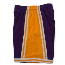 Laden Sie das Bild in den Galerie-Viewer, Los Angeles Lakers Mitchell&amp;Ness HWC Swingman Shorts