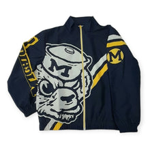 Laden Sie das Bild in den Galerie-Viewer, University of Michigan Mitchell&amp;Ness NCAA College Vault Exploded Logo Warm-Up Jacket